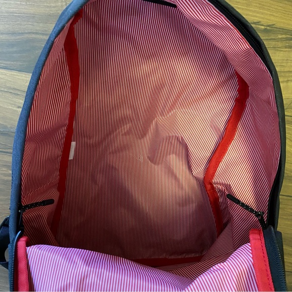 Herschel Supply Co. Classic Logo Backpack 17”x11” - Picture 6 of 6